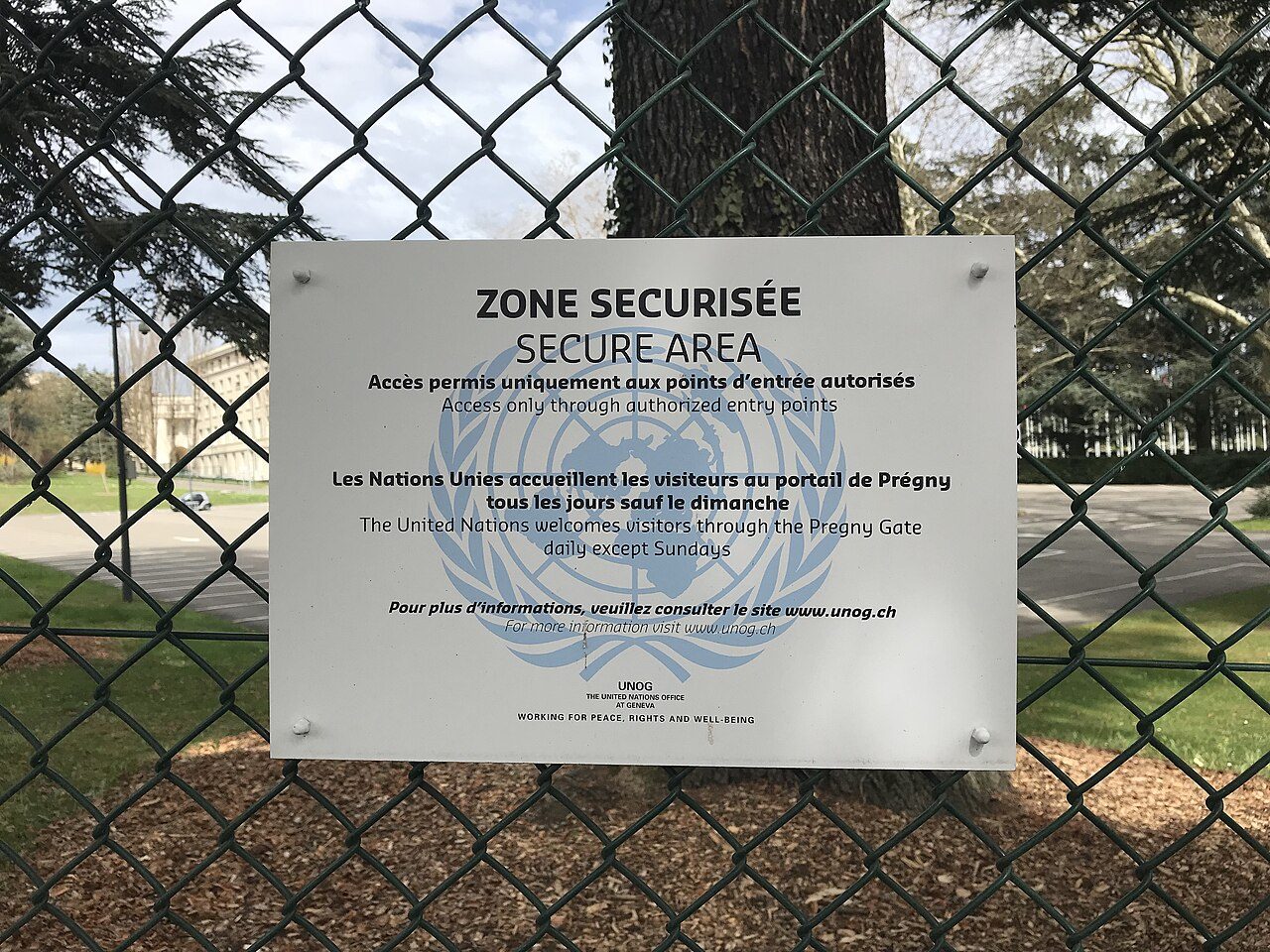 Photograph: Palace of Nations - warning sign